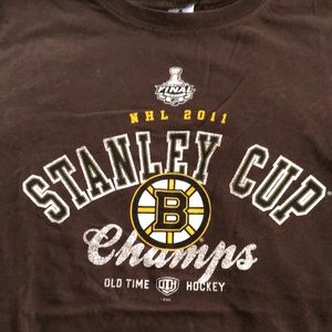 Vintage Boston Bruins Womens Size L 2011 Stanley Cup Tee